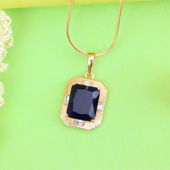 "Royal Blue Gold Plated Pendant with Vintage Inspired Frame Design, XPPT1784 - Picture 5 of 13